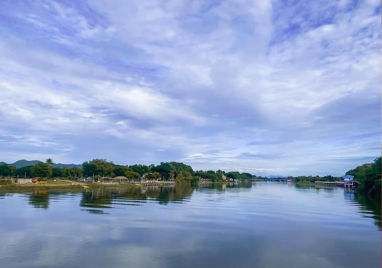 Tara Raft Hotel Kanchanaburi Bagian luar foto