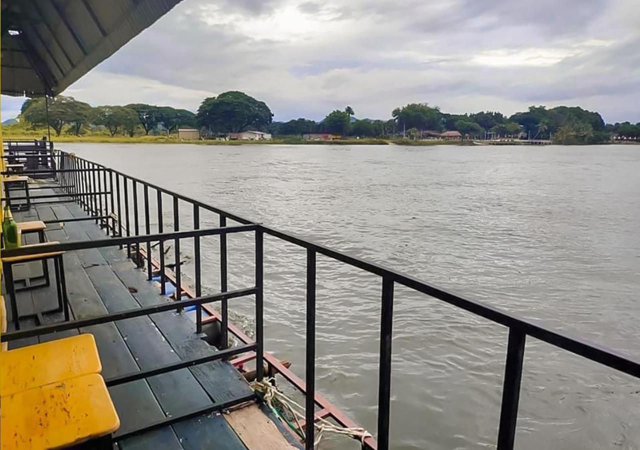 Tara Raft Hotel Kanchanaburi Bagian luar foto