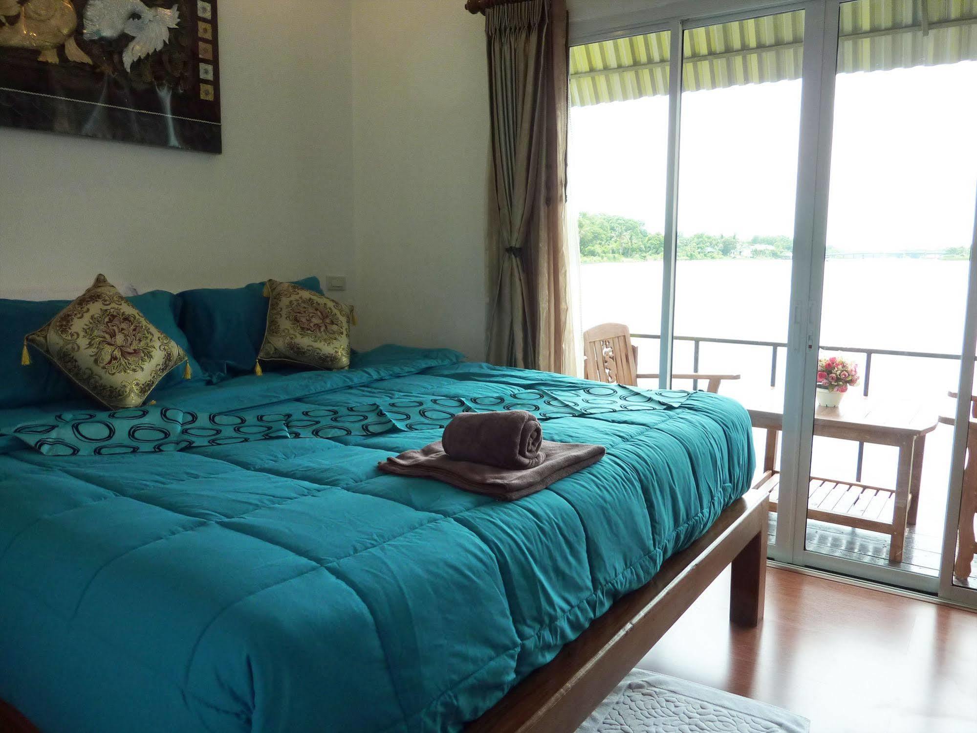 Tara Raft Hotel Kanchanaburi Bagian luar foto