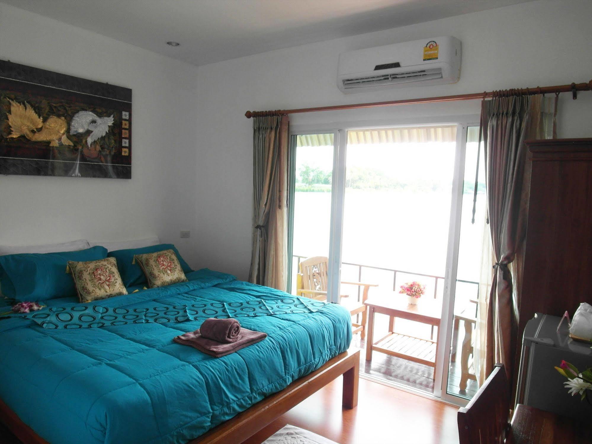 Tara Raft Hotel Kanchanaburi Bagian luar foto